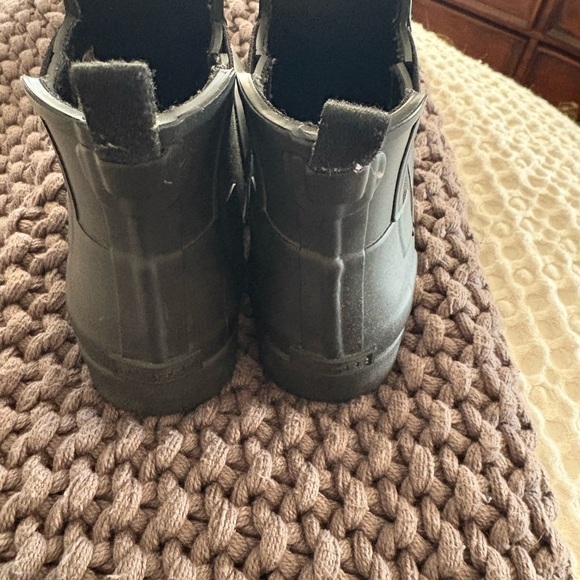 Hunter Women's Refined Black Ankle Boots - Picture 3 of 8